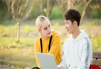 天津口语翻译浅析同声传译是什么意思？